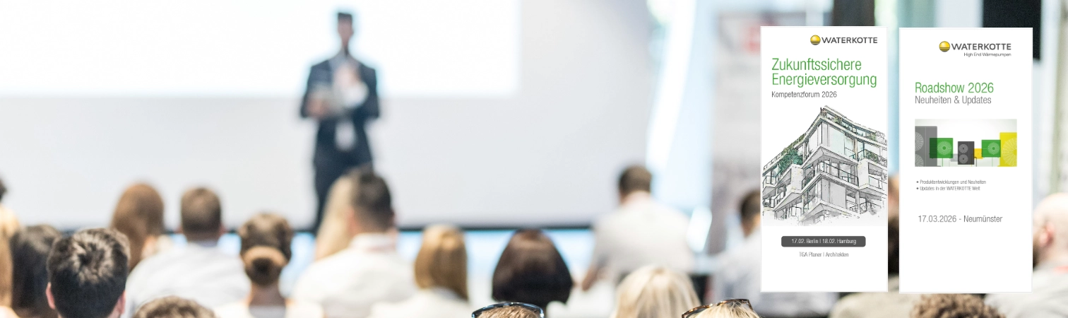 Deckblätter der Veranstaltungsflyer "Roadshow" und "Kompetenzforum vor dem Hintergrund einer Vortragssituation.